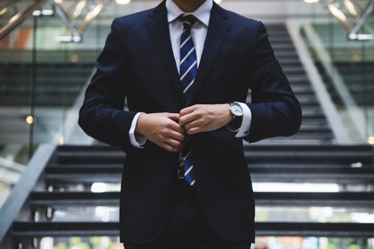 Professionnel en costume - expertise